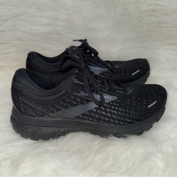 Brooks Ghost 13 All Black Athletic Running Shoes - Picture 2 of 4
